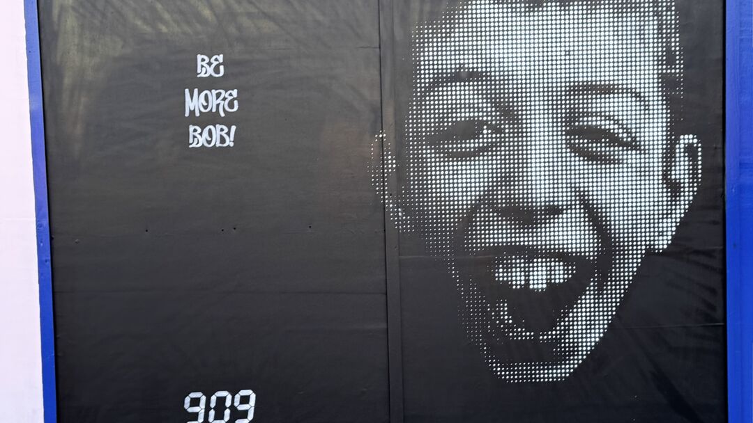 Background Bob by 909 ART, Harlow Town, Market Square