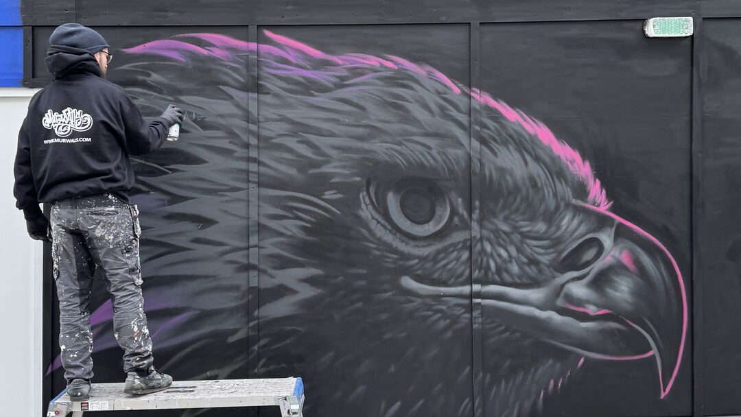 Chrome Eagle by YAKISM, Harlow Town, East Gate